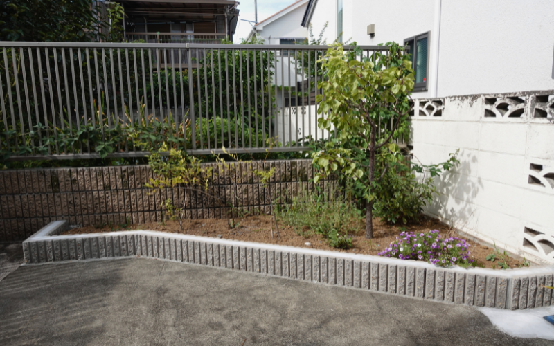 練馬区O様邸 完成したレンガ花壇(施工後)